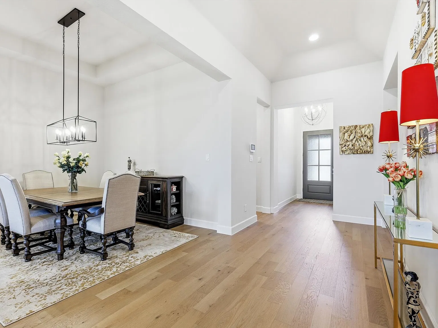 3 bed, 3.5 bath, 3411 sqft, $3,900 — Photo 4