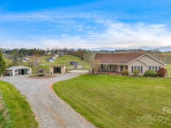 139 Grassy Fields Dr, Marshall, NC 28753