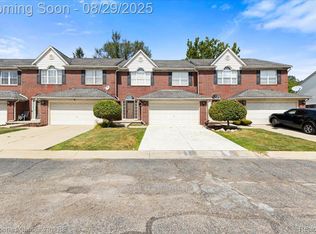 19236 W Eleven Mile Rd, Southfield, MI 48076