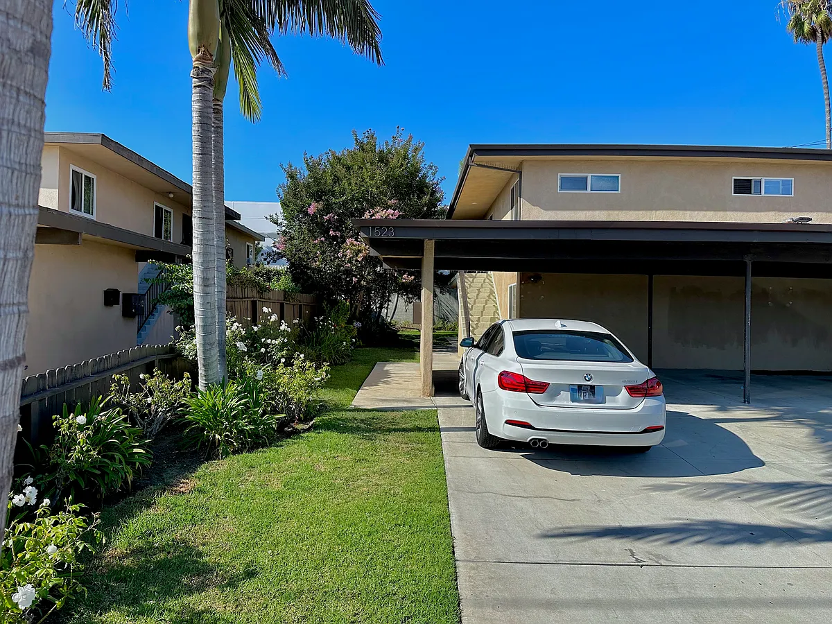 Building Photo - 1523 Del Amo Blvd