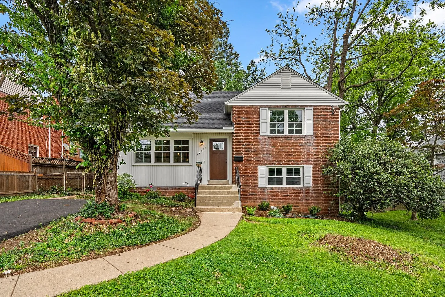 10021 Brunett Ave photo 1
