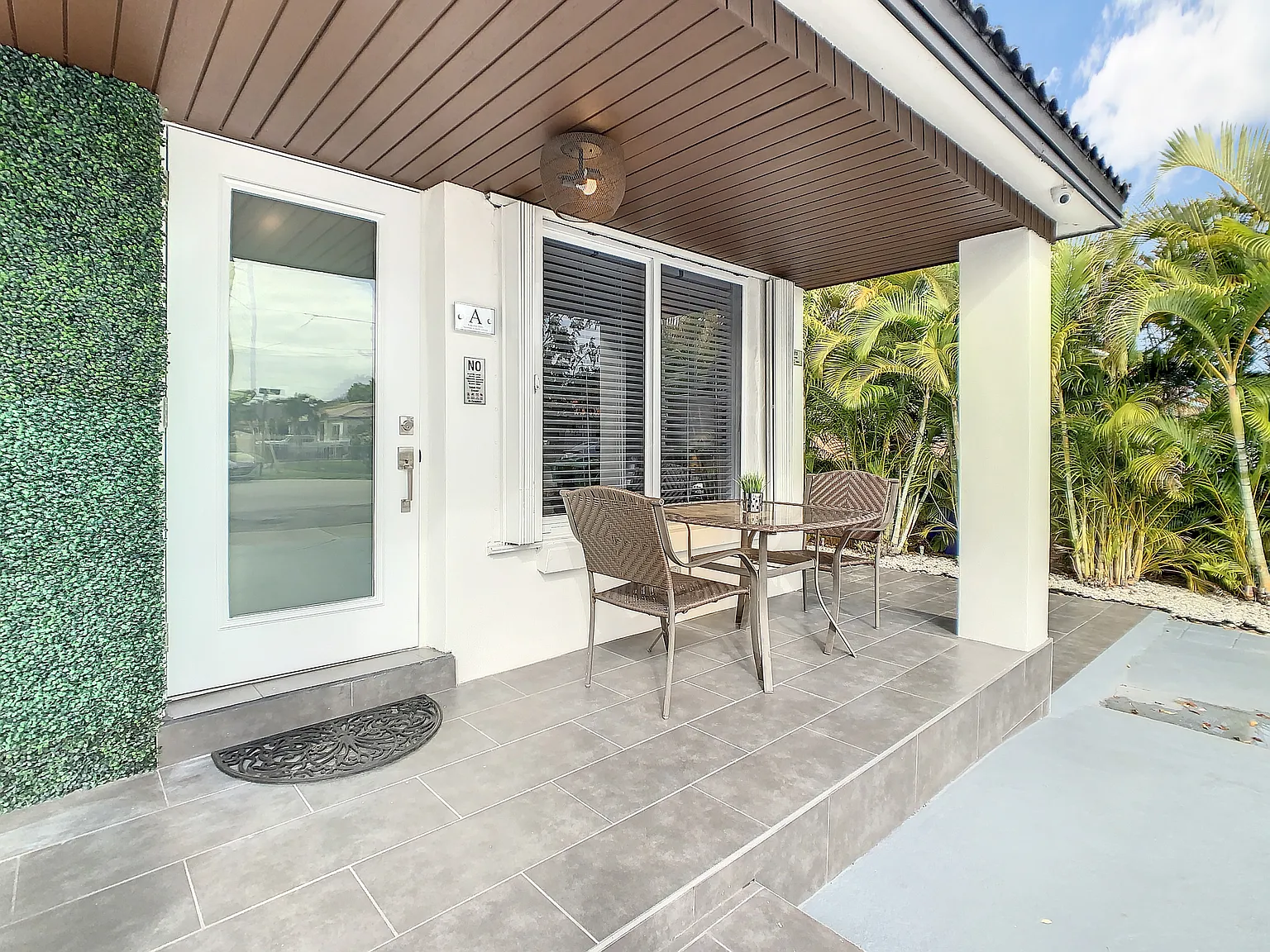 2 bed, 1100 sqft, $3,500 — Photo 2