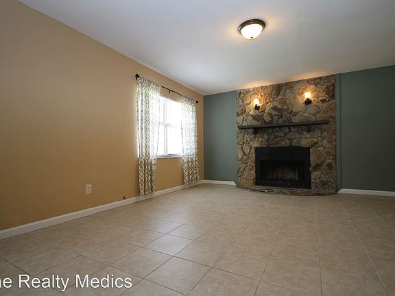 4th image of 13606 SE 48th Ct