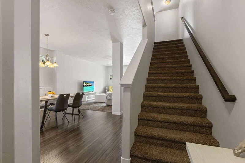 3 bed, 2.5 bath, 1704 sqft, $3,295 — Photo 4