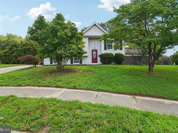 2 Raylene Ct, Glen Burnie, MD 21061