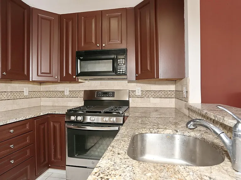 261 Riverwalk Way — Photo 6