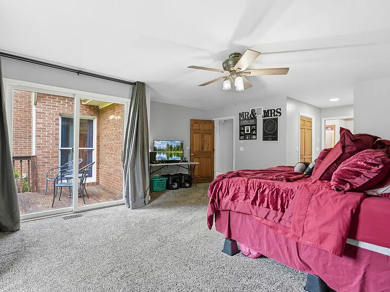 1126 Somerset Ln — Photo 31