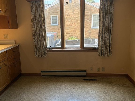 4th image of 503 E Main St