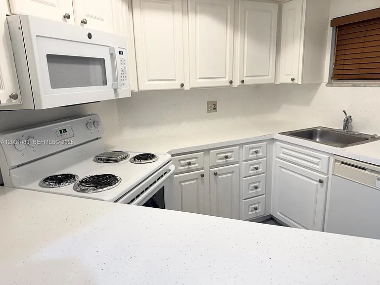 8333 Lake Dr #102 — Photo 4