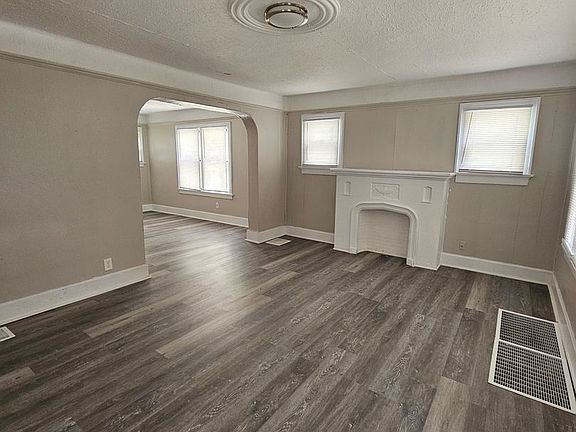 4th image of 1665 1st Ave