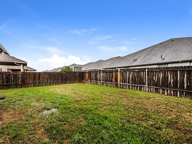4144 Tower Ln — Photo 18