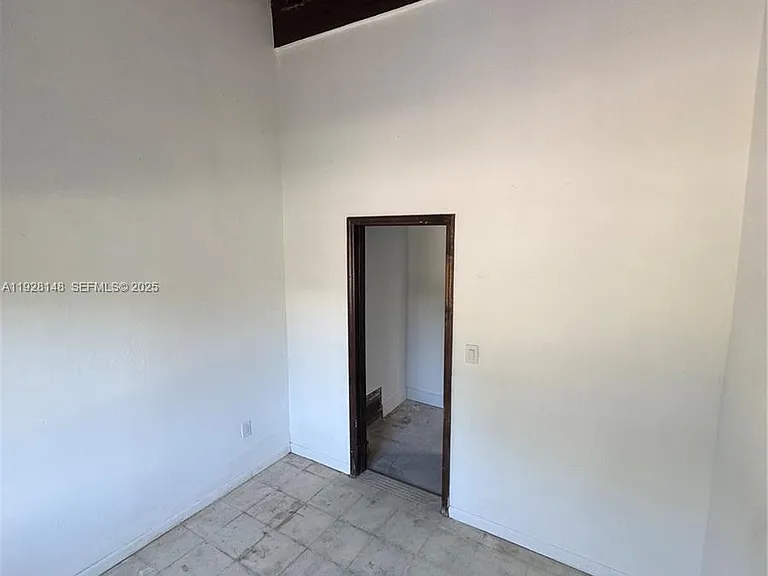 3021 SW 2nd Ave — Photo 20
