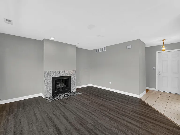 847 Oxford Pl #847 — Photo 11