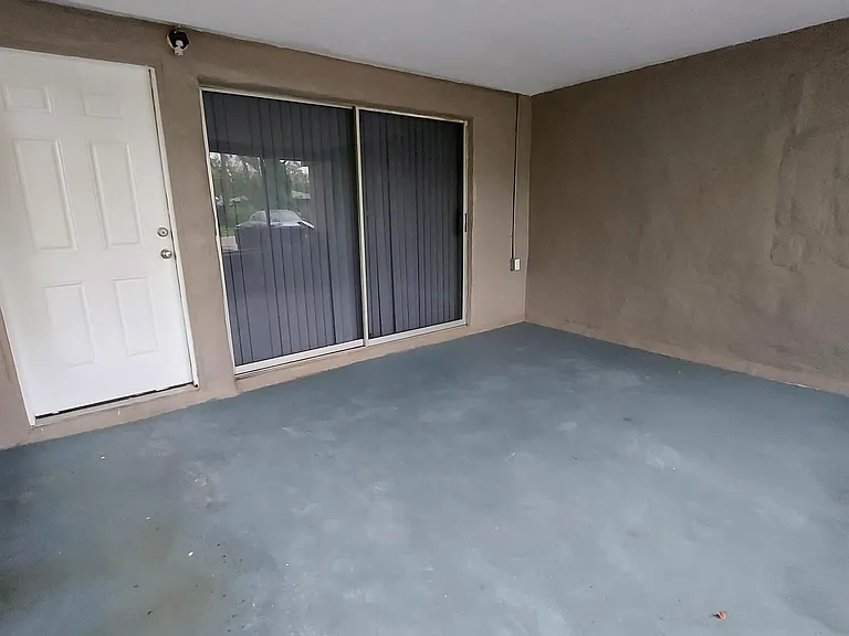 2247 Stella St — Photo 13