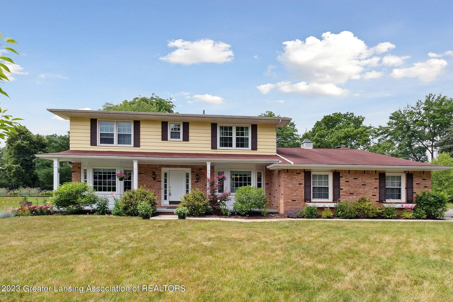 4327 Manitou Dr photo 1