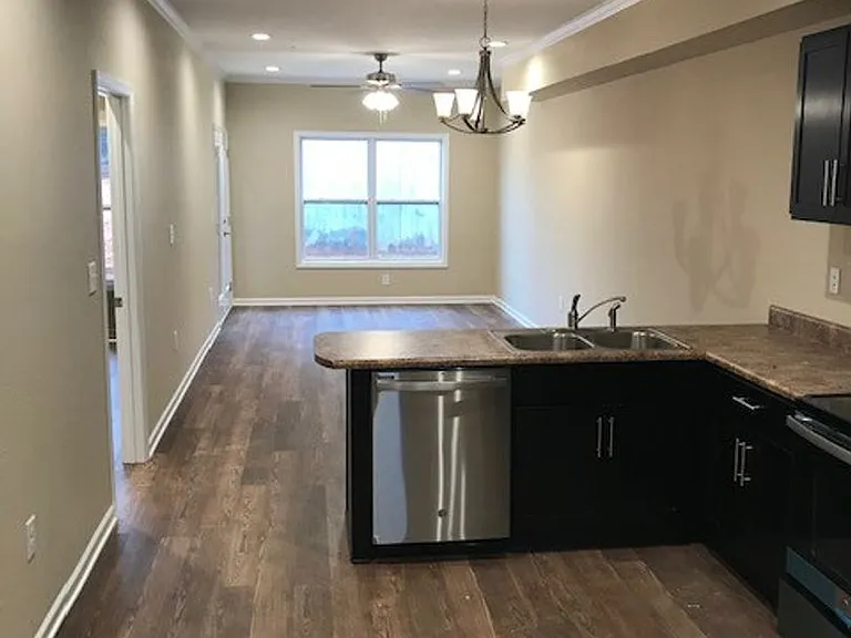 2316 Speedway Blvd — Photo 10