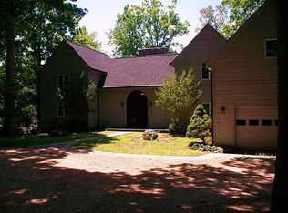 205 Pine Reach Dr, Kilmarnock, VA 22482