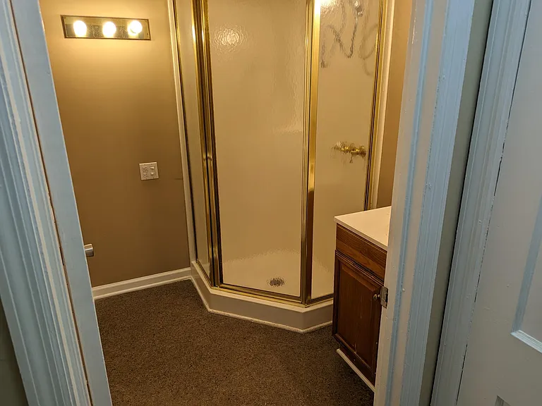 828 Crescent Dr — Photo 4