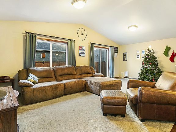 3rd image of 4918 148th St NE
