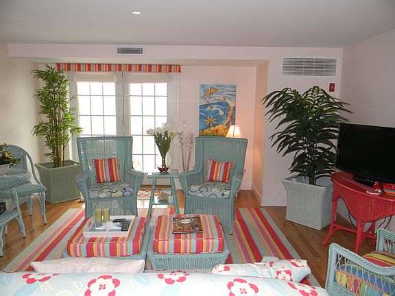 2nd image of 1 E Grand Ave APT 402