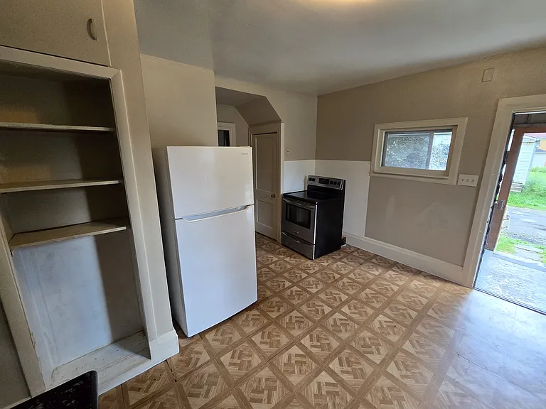 1148 S Arch Ave — Photo 2