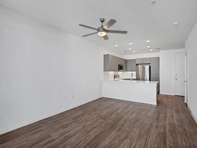 4801 Springdale Rd #1402 — Photo 5
