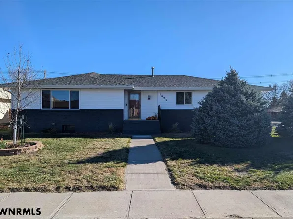 1920 21st St, Gering, NE 69341