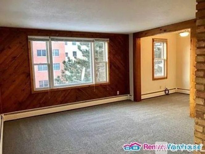2911 Grand St NE #2 — Photo 5