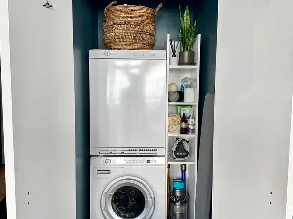 184 Kent Avenue image 6 of 19