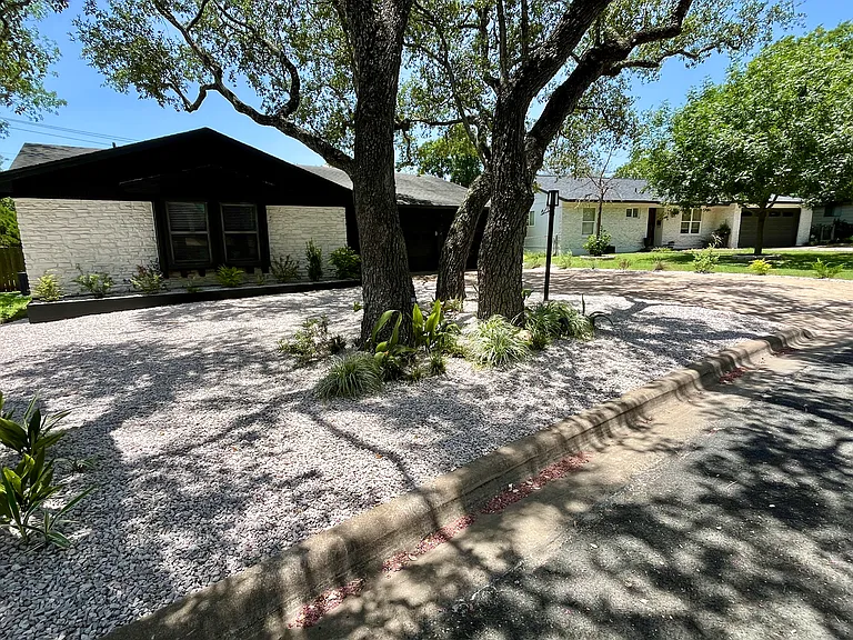 2107 Falcon Hill Dr — Photo 4