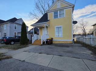 112 W 2nd St, Belvidere, IL 61008