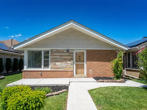 5708 W 82nd Pl, Burbank, IL 60459