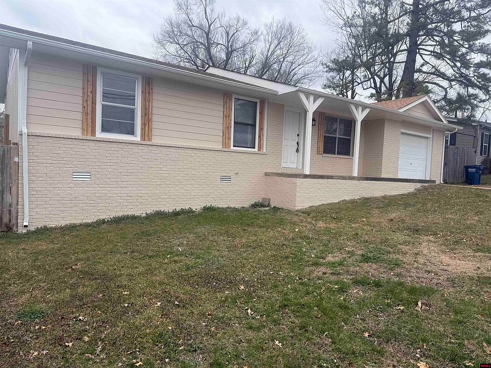 1st image of 903 Waverly Rd