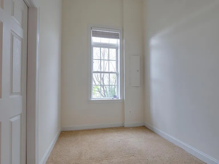 3510 Goddard Way — Photo 18