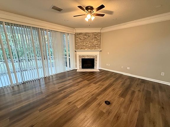 4th image of 3939 Lionheart Dr