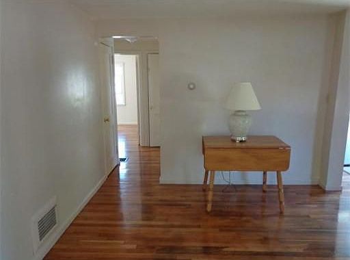 5th image of 19 Glendale St