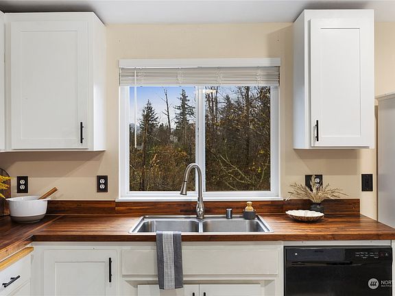 5th image of 408 May Creek Court