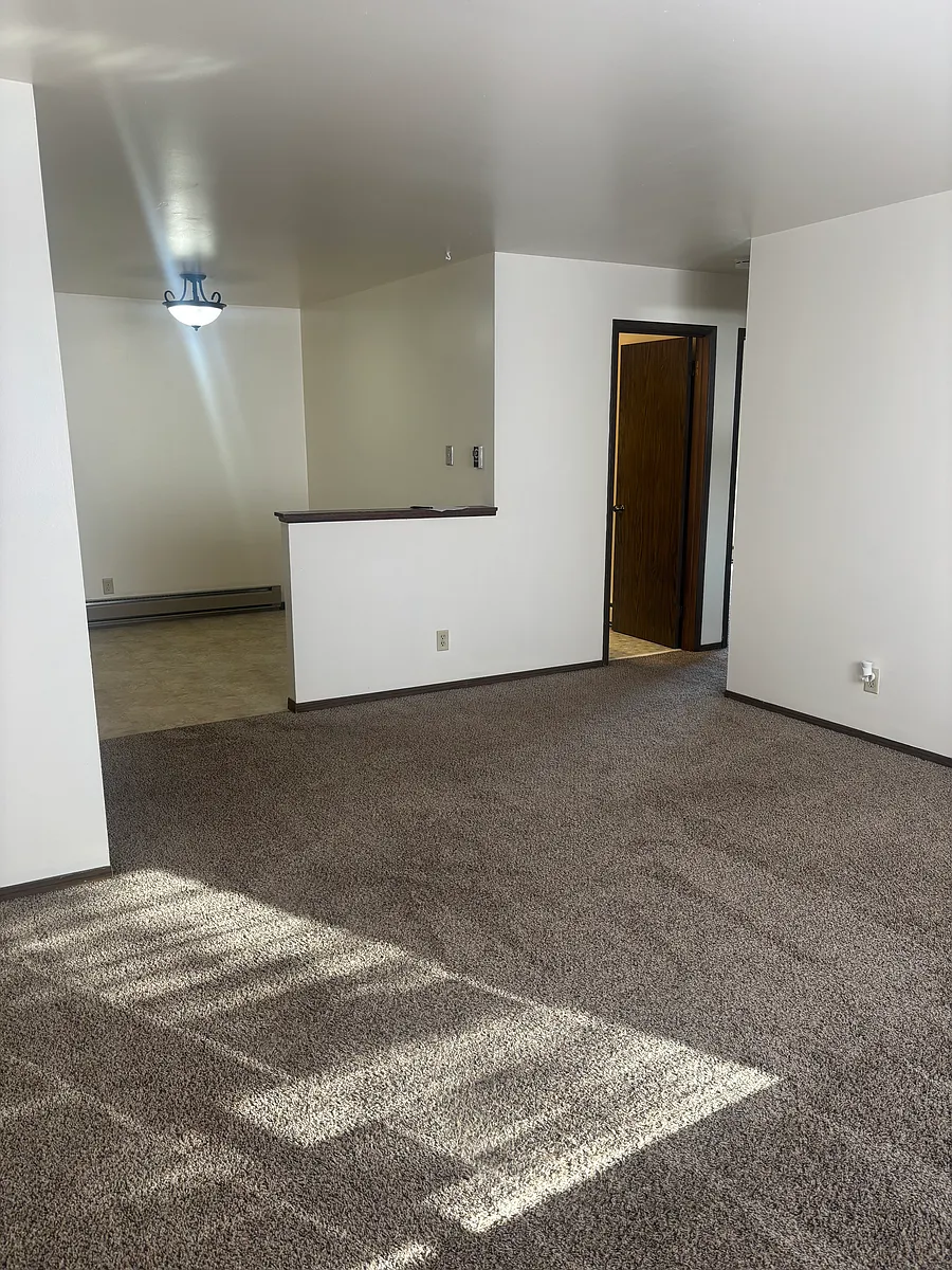 Building Photo - 123 Parkview Cir #6