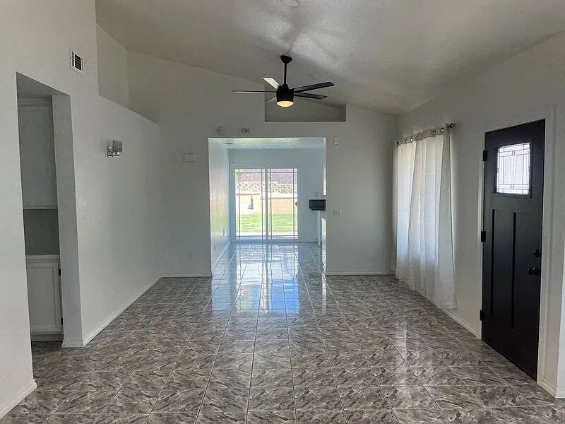 3 bed, 2.0 bath, $2,895 — Photo 4