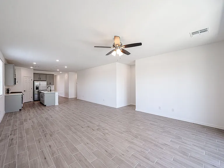 5633 W McNeil St — Photo 22