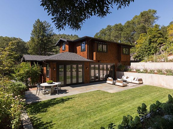 5th image of 54 ORANGE Avenue