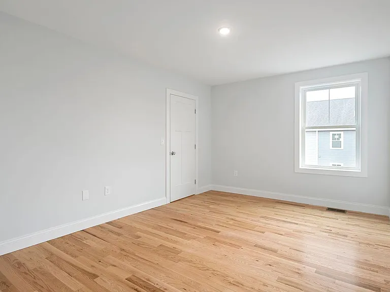 Paul's Place — Photo 14