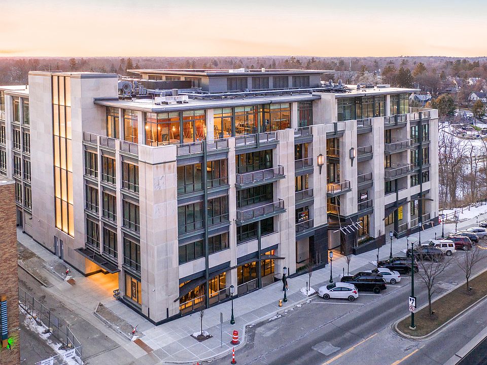 1st image of 369 N Old Woodward Ave #206