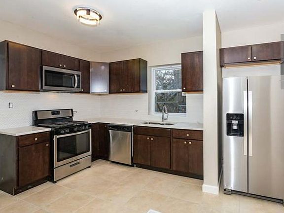 4th image of 6821 S Dante Ave #1