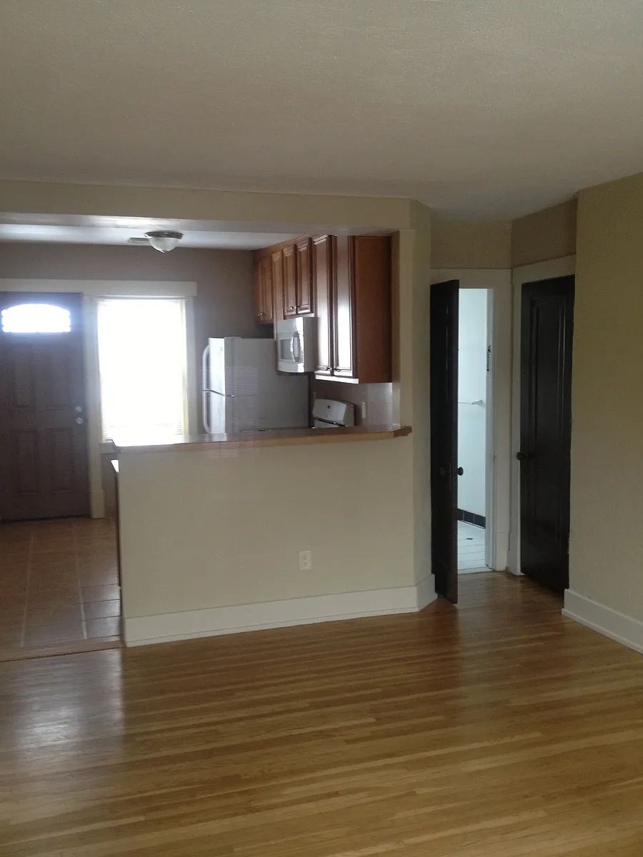 Building Photo - 920 Amherst St #12