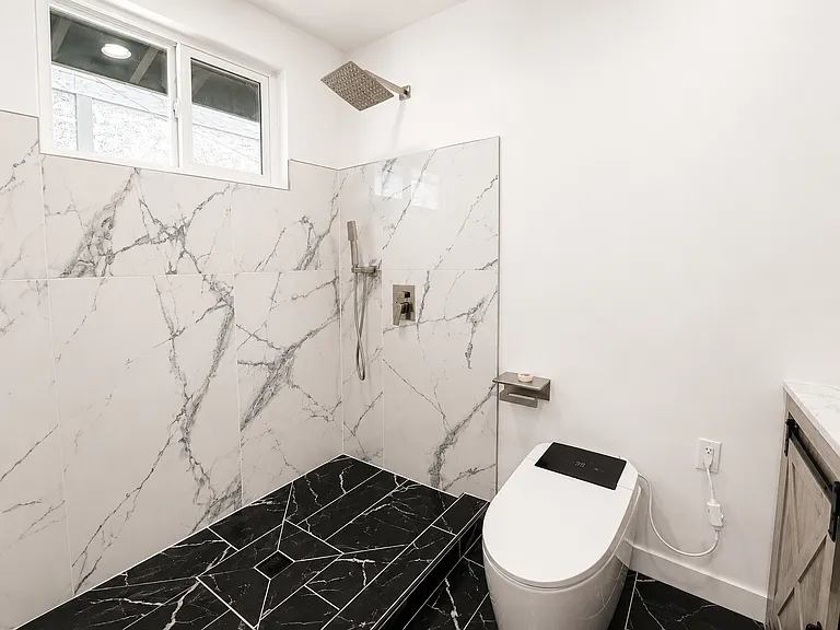 2111 Perry Ave — Photo 13