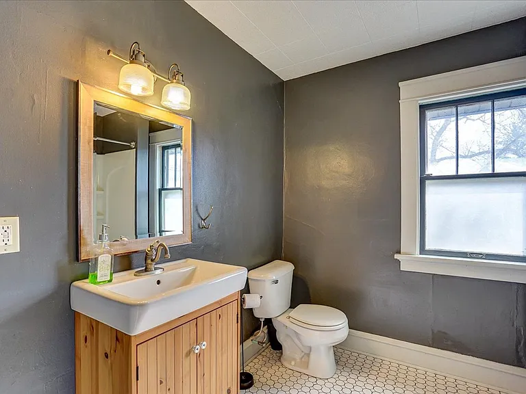 513 Troy Dr — Photo 24