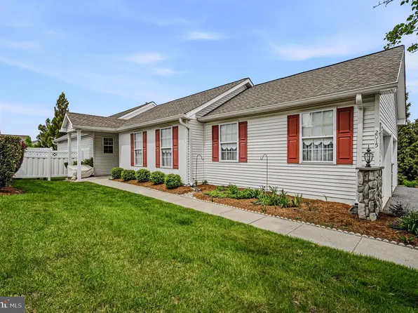 2015 Hunt Master Ln, Glen Mills, PA 19342