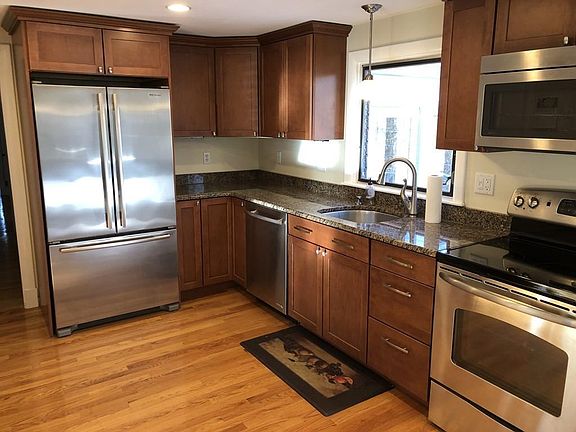 2nd image of 150 Thayer Ave