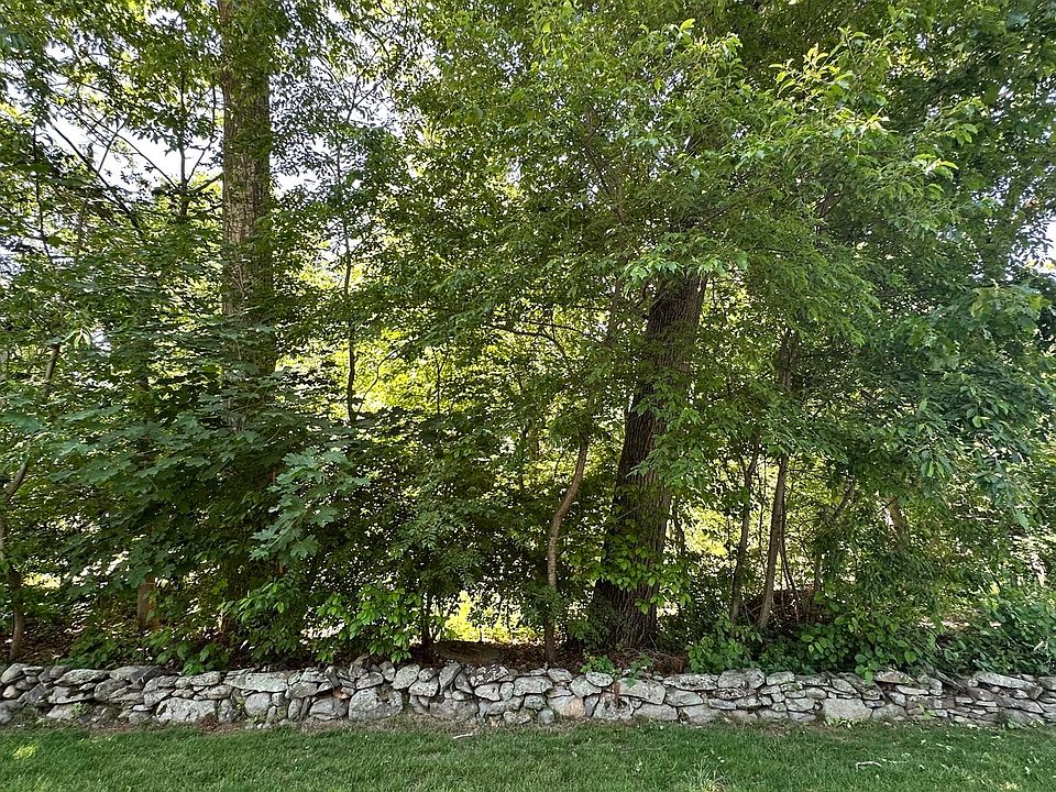 1st image of 77 Gregory Dr